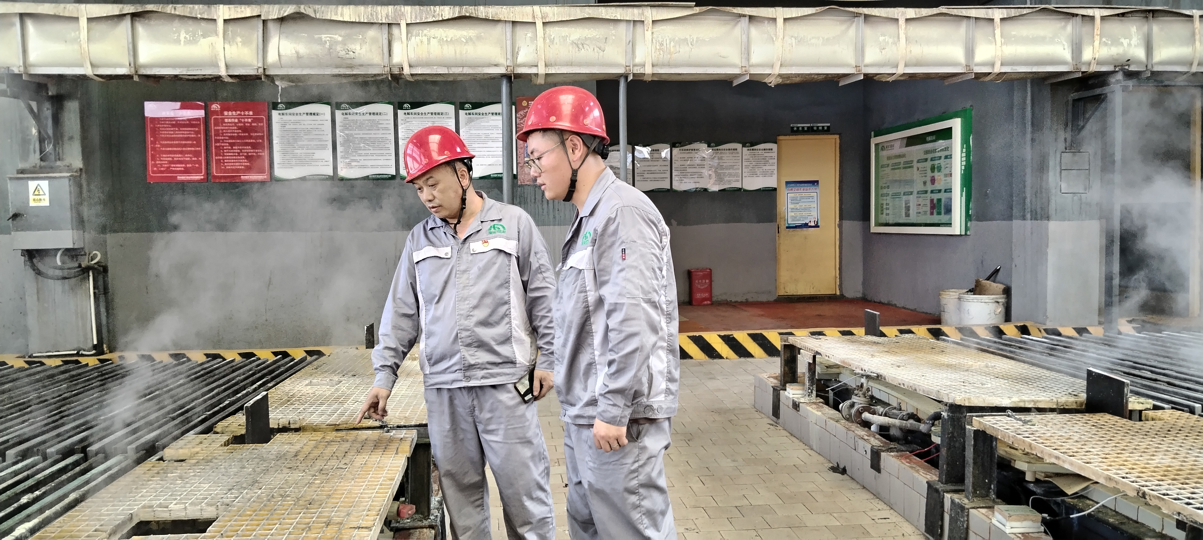 吴大拿的“抠门”与“大方”——记西南能矿集团“模范党员”吴玉明
