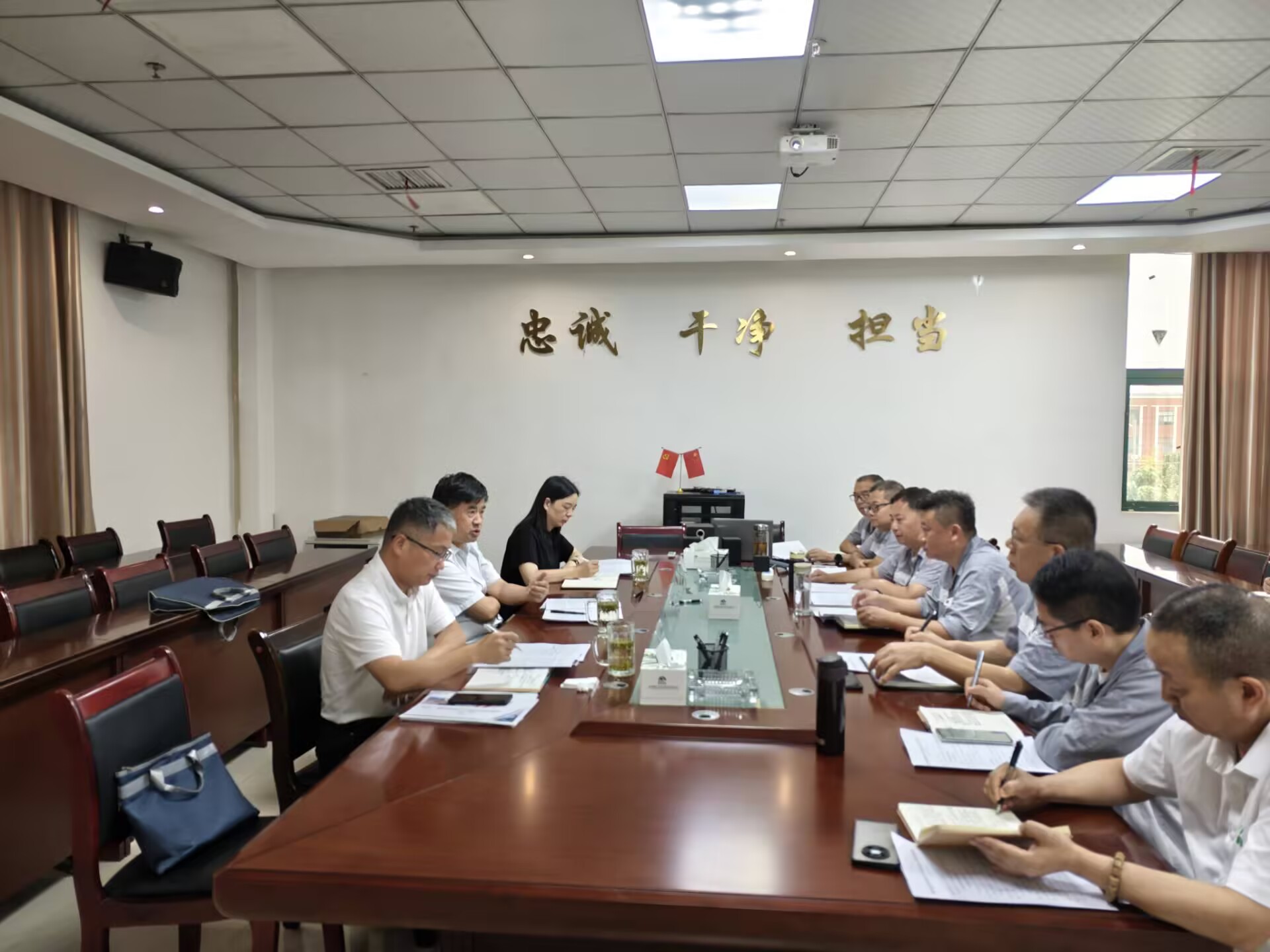 集团党委书记、董事长、总经理赵震海到能矿锰业调研生产经营、招商引战等工作