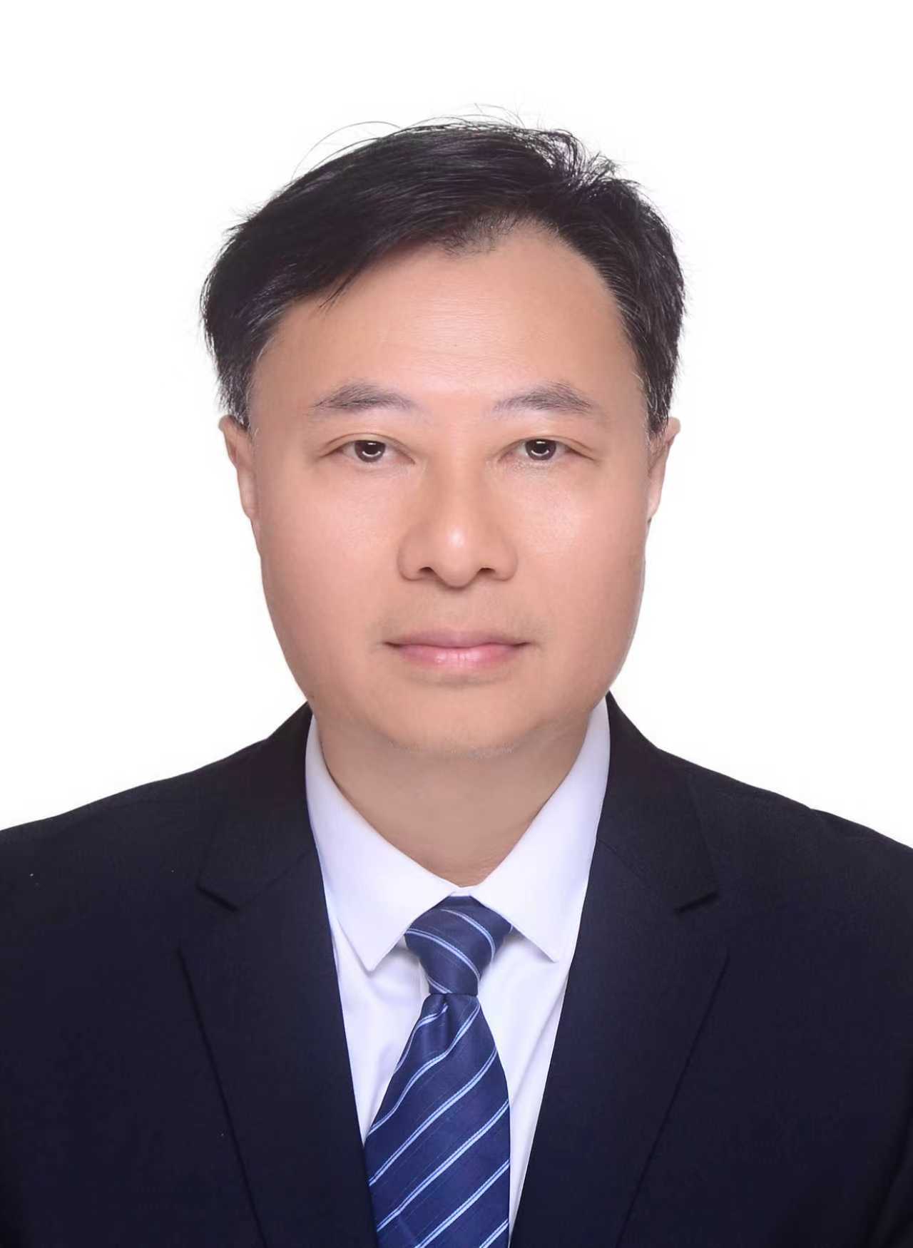 吴晓刚 党委委员、财务总监